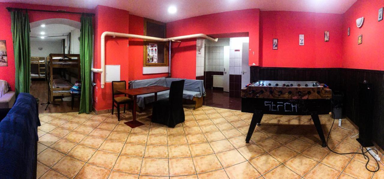 Apartamento Whole Basement Former Pub3 For Bachelor / Bachelorette Party