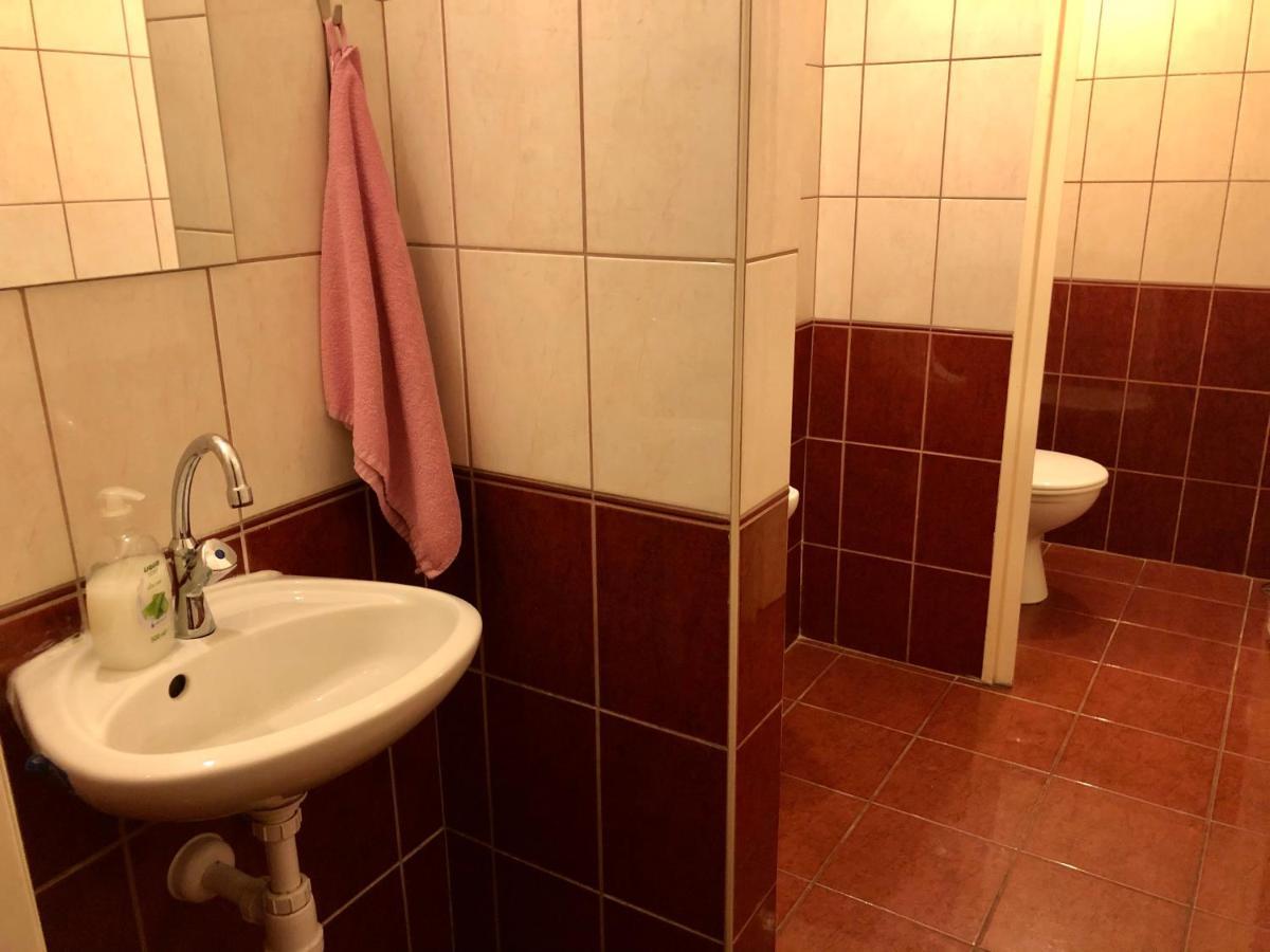 Apartamento Whole Basement Former Pub3 For Bachelor / Bachelorette Party *